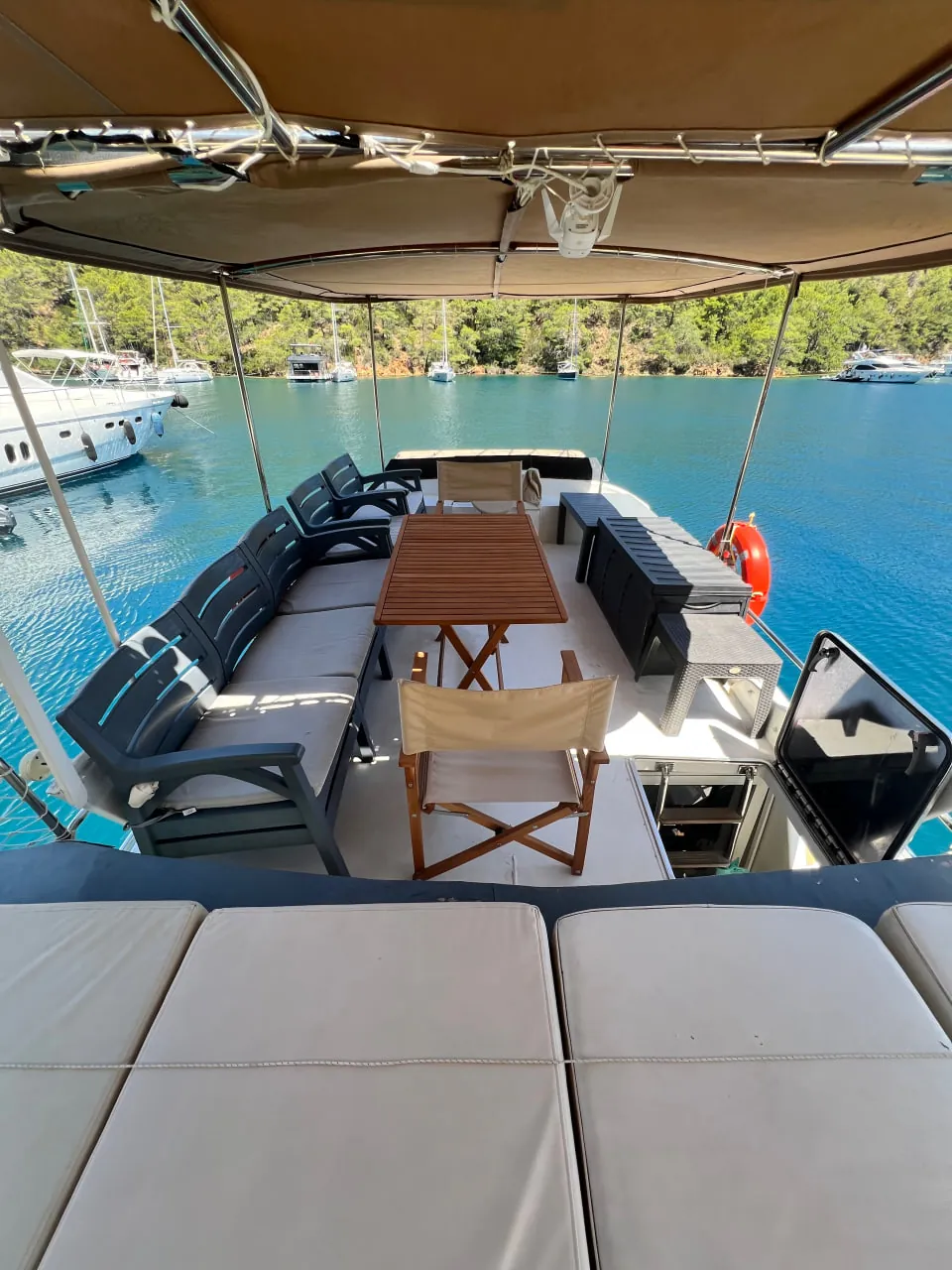Fors Yacht yan profil lüks görünüm